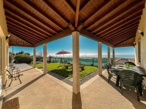 Patio, Day, Natural landscape, View (from property/room), Balcony/Terrace, Dining area, Sea view