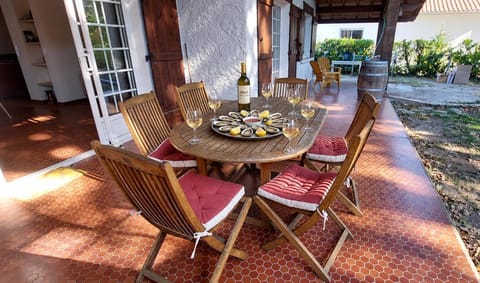 Patio, Garden, Dining area