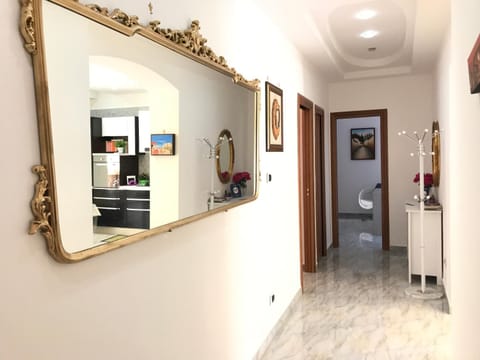 Day, Living room