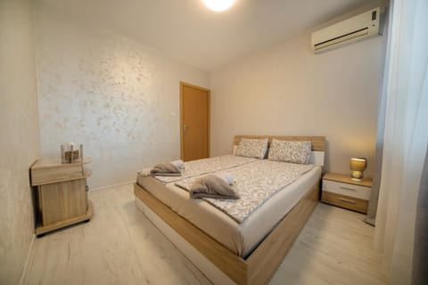 Bed, Photo of the whole room, Bedroom, towels, wardrobe, air conditioner