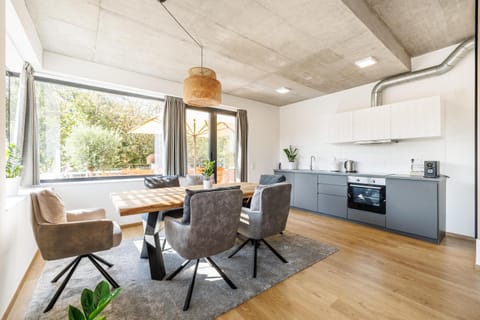 Kitchen or kitchenette, Living room, Seating area