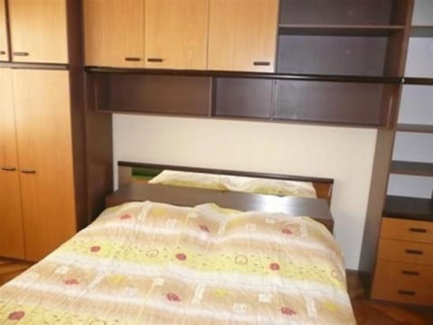 Apartments Pičuljan 2829 Bed and Breakfast in Lika-Senj County