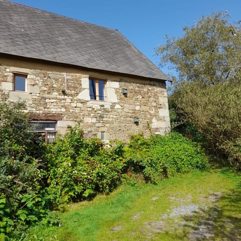 Property building, Spring, Day, Garden, Garden view