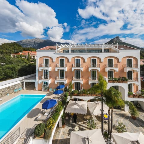 Property building, Day, Natural landscape, Pool view, Swimming pool, sunbed