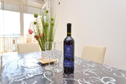 Communal lounge/ TV room, Drinks