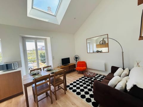 TV and multimedia, Living room, Dining area