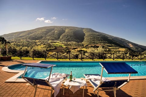 Mountain view, Swimming pool