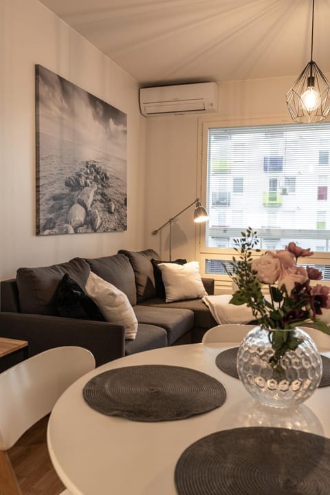 Living room, Seating area, Dining area