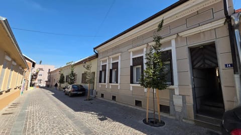 Property building, Day, Street view