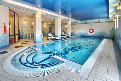 Swimming pool, Swimming pool