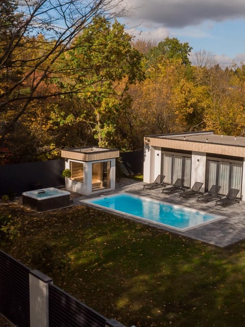 Property building, Natural landscape, Garden, Garden view, Pool view, Swimming pool, sunbed