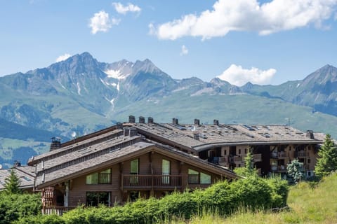 Property building, Nearby landmark, Spring, Day, Natural landscape, Mountain view