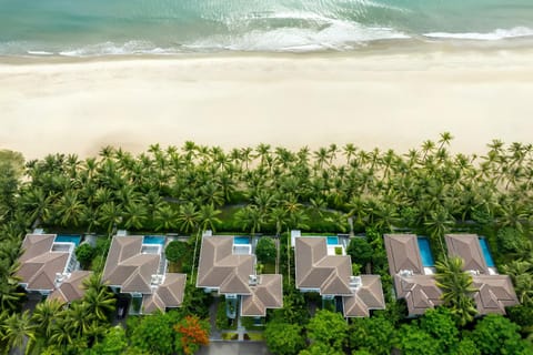 Day, Natural landscape, Bird's eye view, Beach, Pool view, Sea view, Swimming pool, sunbed