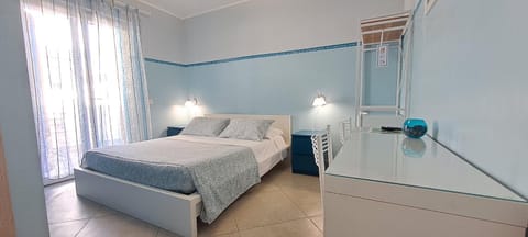 Bed, Bedroom, wardrobe