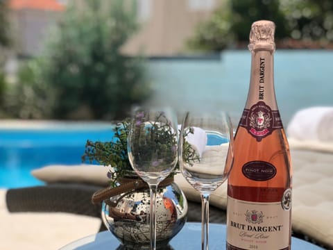 Swimming pool, Alcoholic drinks