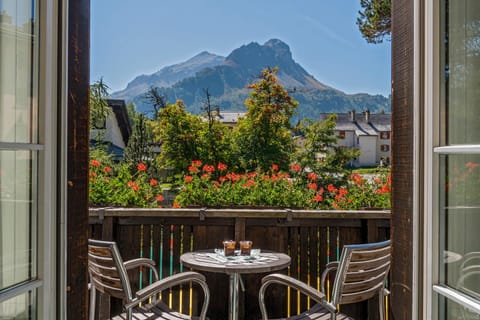 Spring, Day, Natural landscape, View (from property/room), Balcony/Terrace, Seating area, Mountain view, Mountain view