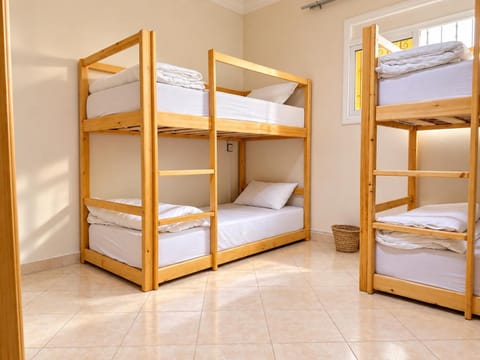 Bedroom, bunk bed