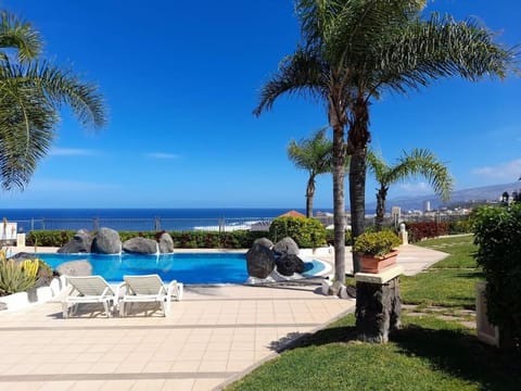 Garden, Solarium, Sea view, Swimming pool