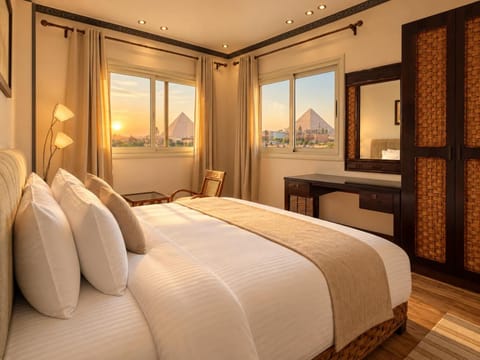 Bed, Natural landscape, Photo of the whole room, Bedroom, Mountain view