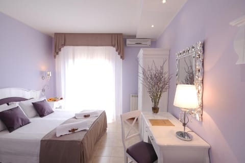 Day, Photo of the whole room