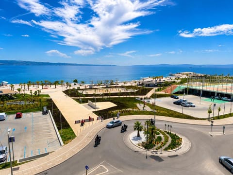Neighbourhood, Natural landscape, Beach, Sea view, Location