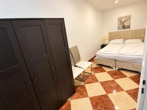 Property building, Bed, Bedroom, wardrobe