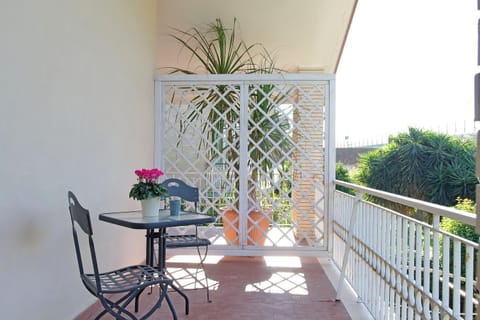 Balcony/Terrace, Garden view