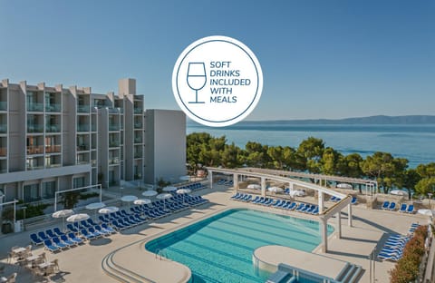 Property building, Swimming pool, Drinks