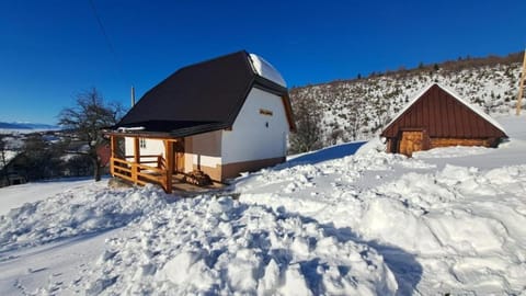 Property building, Day, Winter, Mountain view