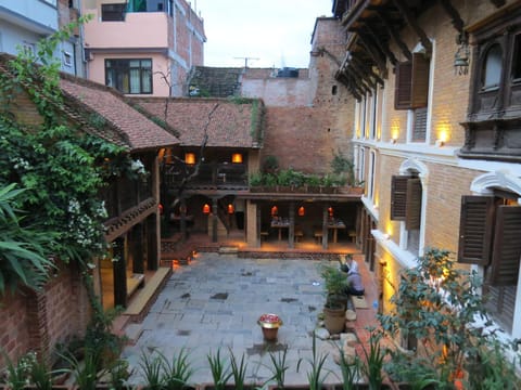 Restaurant/places to eat, Facade/entrance