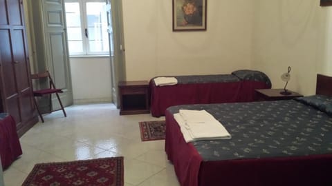 Property building, Bed, City view