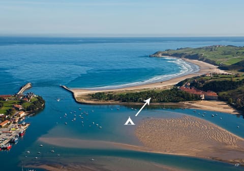 Neighbourhood, Beach