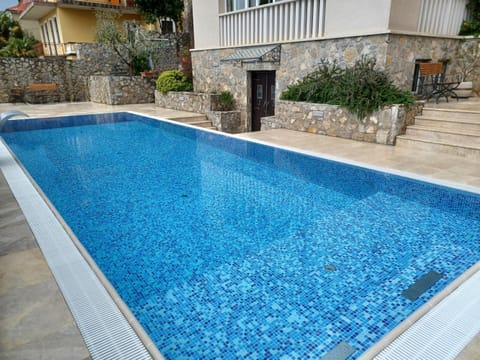 Pool view, Swimming pool