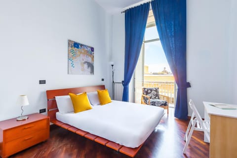 Bed, Photo of the whole room, Bedroom