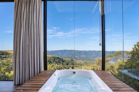 Hot Tub, Bathroom, Mountain view
