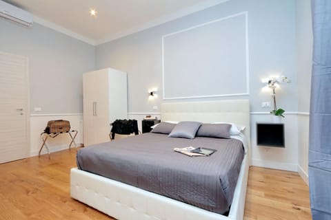 Bed, Photo of the whole room, Bedroom, wardrobe