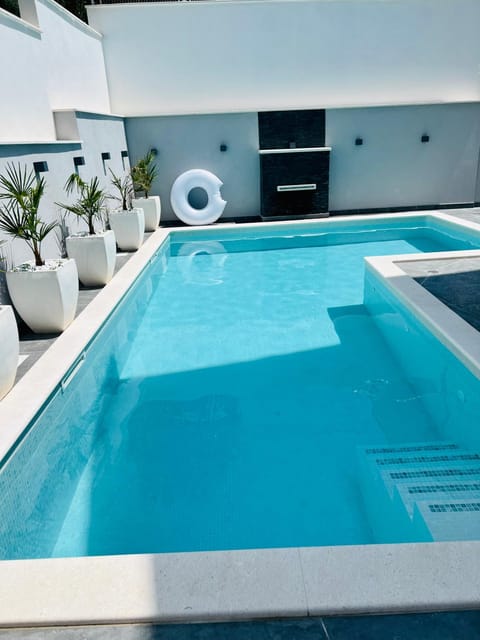Day, Balcony/Terrace, Pool view, Swimming pool, sunbed