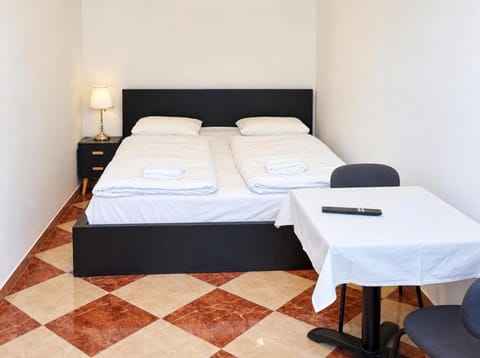 Property building, Bed, Bedroom, towels
