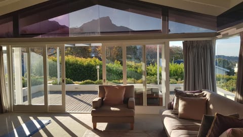 Balcony/Terrace, Mountain view