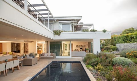 Thirty On Grace Bed and Breakfast in Cape Town