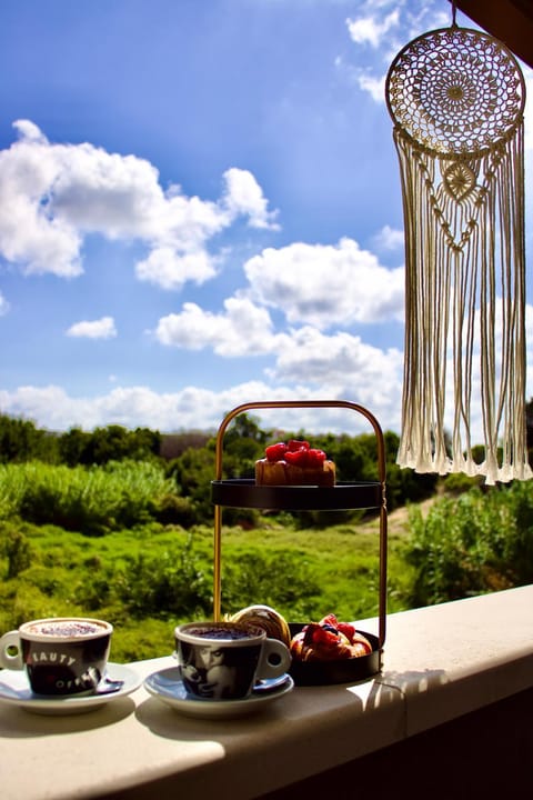 Day, Natural landscape, Food and drinks, Food, Garden view