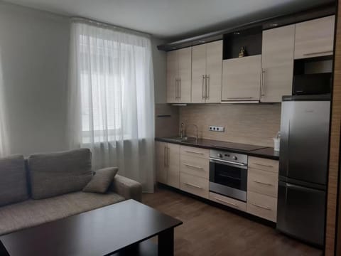 Living room, Dining area, stove