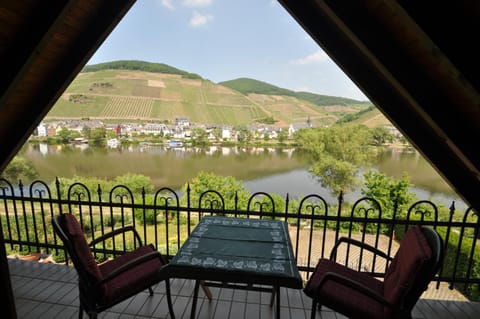 Balcony/Terrace, Landmark view, River view