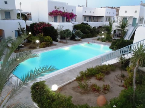 Swimming pool, Swimming pool