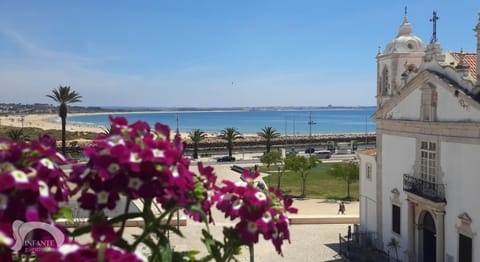 Nearby landmark, Bird's eye view, Balcony/Terrace, Beach, City view, Garden view, Landmark view, Mountain view, Sea view