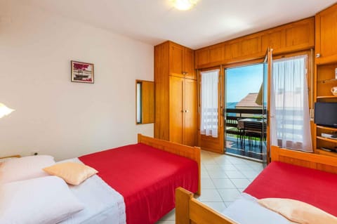Summer, Bedroom
