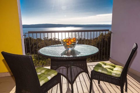 Nearby landmark, Summer, Balcony/Terrace