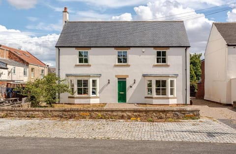 Property building, Day, Street view, Location