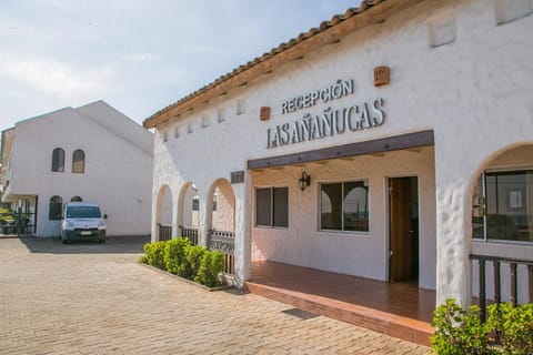 Facade/entrance, Property logo or sign