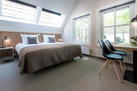 Day, Photo of the whole room